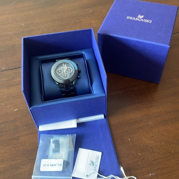 Blue Swarovski watch - Picture 2 of 5